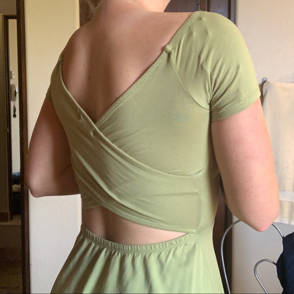 Boutique Cross back flows dress